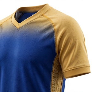 Maillot de football respirant à manches courtes pour homme en polyester, bleu roi et or ombré, col en V, imprimé par sublimation, coupe raglan en maille - Product Image 6