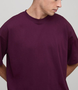 Camiseta de Corte Holgado de Primera Calidad, Cuello Redondo Elegante, Diseño Moderno, 280 Gramos, Algodón Suave, Cuello Redondo, Corte Moderno y Elegante - Product Image 3