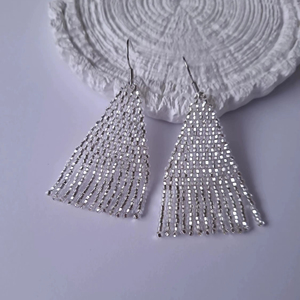 Boucles d'oreilles perlées, bijoux au design tendance et chic, finition lisse, vente en gros directe usine - Product Image 1