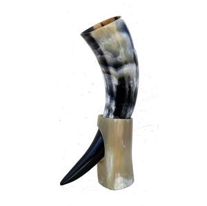 Coupe à Mead Viking Faite à la Main Écologique en Corne de Bœuf Naturelle, Corne à Boire à Motif Animal Religieux pour Décoration de Bar ou Costume Nordique - Product Image 3