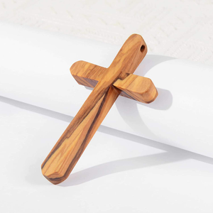 Collier pendentif croix en bois, collier croix en bois sculpté à la main, croix de poche religieuse en bois - Product Image 6