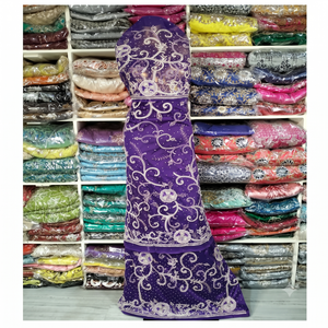 Tela de Encaje George con Cuentas Moradas y Bordado Plateado |   Tela George de Lujo para Bodas Nigerianas - Product Image 1