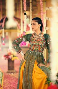 Dupatta traditionnel indien pakistanais pour femmes, longueur ras du sol, en rayonne et toile, avec dentelle fantaisie et broderies en fausse georgette - Product Image 1