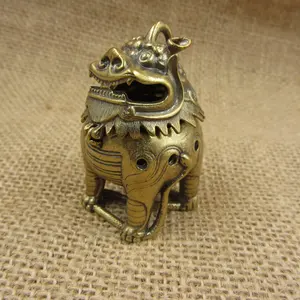 Brûleur d'encens élégant pour l'arôme d'intérieur, conçu pour le bois d'Oud, idéal pour les maisons modernes et classiques - Product Image 2