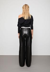 Pantalones de piel de cordero de cintura alta y pierna recta con bolsillos, de longitud completa, corte holgado, estilo casual, para otoño. - Product Image 3