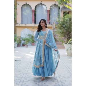 Magnifique robe de soirée XL avec broderie de paillettes et dupatta, robe élégante - Product Image 2