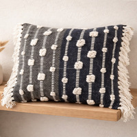 Housse de coussin bohème rustique à rayures noires, décoration d'intérieur, housse de coussin en coton faite à la main, taie d'oreiller marocaine avec fermeture éclair
