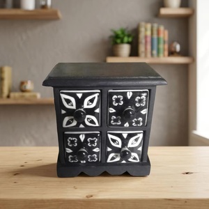 Boîte artisanale en bois massif, style folklorique, tiroirs en céramique, finition polie, design multifonctionnel, forme carrée, motif floral, noir et blanc - Product Image 1