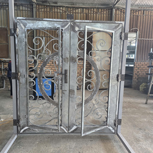 Puerta Artística de Acero con Detalles de Hierro Forjado, Superficie Acabada para Entradas de Lujo y Diseño Exterior de Villas con Jardín - Product Image 3