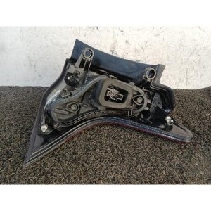 Feu arrière extérieur gauche d'occasion OEM 9805510580 pour 3008 2013-2016 - Product Image 4