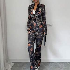 Conjunto Deportivo de Sudadera con Capucha y Pantalones Jogger para Mujer, Lavado Ácido, Estampado, Ropa Urbana, Logotipo Personalizado, 100% Algodón, Suministro de Fábrica - Product Image 3