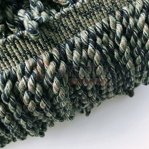 Flecos de diseño de alta gama que ofrecen un acabado fino y flecos decorativos para accesorios de vestimenta. - Product Image 3
