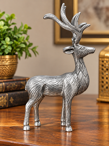 Figura de Ciervo Hecha a Mano con Acabado Plateado de 15 cm, Elegante Escultura de Ciervo, Estatua Decorativa de Animal de Metal, Adorno de Lujo para Mesa de Hogar u Oficina - Product Image 2