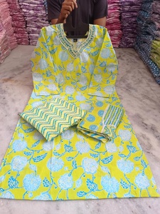 Conjunto de 3 Piezas para Mujer, Kurti, Pantalón y Dupatta, Largo hasta la Rodilla, de Algodón Puro con Estampado Floral |   Cuello en V |   Tallas Grandes (M-10XL) |   Transpirable - Product Image 4