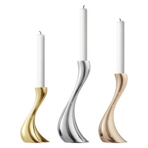 Ensemble de 3 bougeoirs coniques en laiton faits à la main, design unique alliant charme rustique et style bohème pour la décoration de table à la maison - Product Image 4