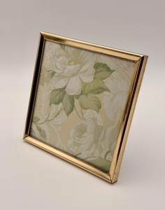 Cadre photo décoratif en métal pour collection de cadeaux d'entreprise, au design élégant et en matériau premium durable - Product Image 1