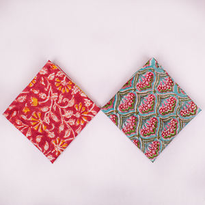 Bandanas en popeline de coton naturel artisanal imprimé au bloc, motifs floraux et géométriques attrayants, doux et confortables, de Cow Girl-Boy Craftjaipur - Product Image 3