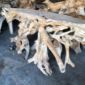Table console en racine de teck naturelle, table de luxe sculptée à la main en bois massif à bords naturels, mobilier d'entrée en bois massif organique pour villa - Product Image 1