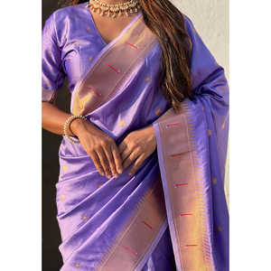 Sari en soie Paithani traditionnel spécial Vitthala God, tissé avec des fils de zari lavande, écharpes et châles ethniques - Product Image 1