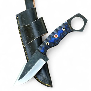 Cuchillo Skinner de Acero con Alto Contenido de Carbono 1095, Forjado a Mano, Afilado como una Navaja, con Orificio para el Dedo, para Caza, Camping, EDC, con Funda de Madera Pakka, la Mejor Opción para Regalo - Product Image 1