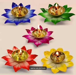 Ensemble de porte-bougie en céramique florale, design lotus, décoration de table d'intérieur pour Diwali, utilisation dans le salon - Product Image 5