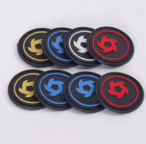 Patch en caoutchouc PVC de qualité supérieure avec logo en relief de forme personnalisée, étiquette de marque souple pour sacs, vêtements, chaussures, casquettes et articles de style de vie - Product Image 4