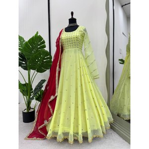 Robe de soirée de créateur avec broderie et travail de sequins Taille XL - Product Image 2