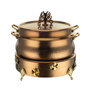 Chaféron rond de couleur or massif avec un piédestal large. Robuste, radiant et de qualité supérieure pour hôtel, restaurant, mariage, fête ou maison - Product Image 5