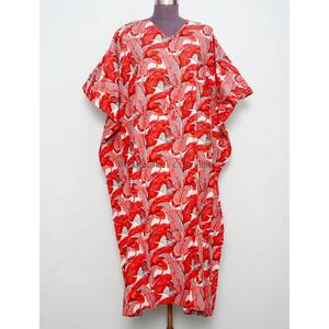 Hermoso kaftán con estampado de plumas, kaftán para mujer con estampado a mano, túnica cruzada de algodón, elegante kaftán maxi para la playa. - Product Image 1