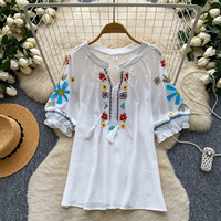 Blusas Bohemias de Verano de Manga Corta para Mujer, Camisas con Bordado Floral y Manga Farol, Tops Dulces para Mujer, Ropa al por Mayor