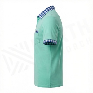 Polo à manches courtes vert menthe pour homme avec col et poignets à carreaux, design tricoté décontracté, poche sur le devant - Product Image 3