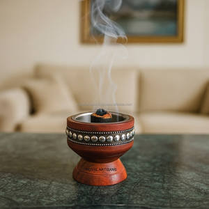 Bol décoratif moderne en métal martelé Base en bois incrustation de chevrons Bol de service à fruits fait à la main Thème floral Ensemble de plusieurs pièces Décor - Product Image 6