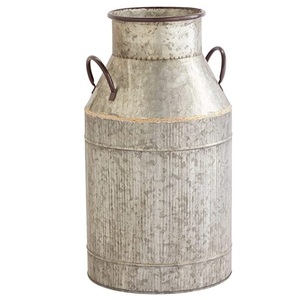 Jarra de Leche Vintage de Hierro Galvanizado, Diseño Moderno Rústico, Hecha a Mano, para Cocina, Interior y Exterior, Tamaño Personalizable - Product Image 4