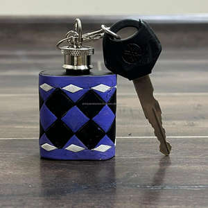 Porte-clés mini flacon à liqueur en cuir à carreaux personnalisé, mignon et très demandé, en cuir véritable, cadeau promotionnel pour l'Expo de Mars - Product Image 4