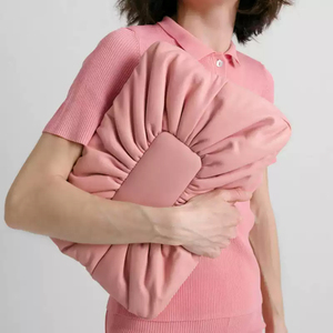 กระเป๋าโท้ทหนัง PU ปิดซิป ป้องกันการโจรกรรม พร้อมช่องใส่คอมพิวเตอร์ หูหิ้วนุ่ม สไตล์มินิมอล สีแทน - Product Image 3