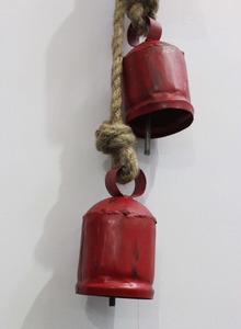 Proveedor Indio de Campanas Vintage de 4 Metales con Cuerda, Acabado Antiguo, Campanas Colgantes para Pared de Casa de Campo, Disponibles para Suministro al por Mayor - Product Image 3