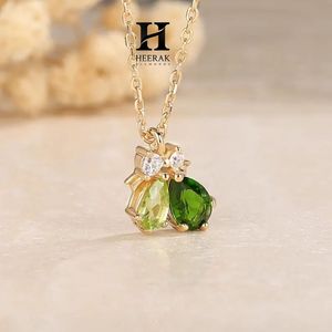 Collier pendentif en or 18 carats avec pierre précieuse verte taille poire, pendentif émeraude et péridot à deux pierres, en argent sterling 925, Toi et Moi Diamant - Product Image 4