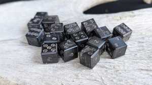 Ensemble de dés en corne de buffle de qualité supérieure, dés en corne naturelle faits à la main pour les collectionneurs, accessoires de jeu et vente en gros - Product Image 2