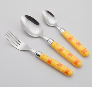 Juego de cubiertos de acero inoxidable con mango amarillo para niños, apto para lavavajillas, con diseño floral, 4 piezas, para uso doméstico. - Product Image 6