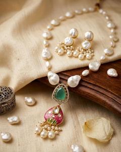 Ensemble de bijoux vintage plaqué or avec pendentif en perles et pierres vertes, collier et boucles d'oreilles assorties pour femmes, pour mariage - Product Image 3