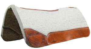 Alfombra de terciopelo de lujo para montar a caballo, transpirable, con acolchado suave, costuras reforzadas, elegante, para competición y espectáculos. - Product Image 5