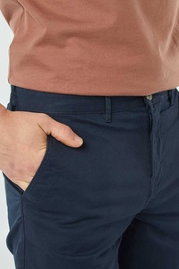Shorts Bermuda Homme Rose Uni en Coton Oxford Respirant avec Fermeture Boutonnée Taille Mi-Haute Style Décontracté Logo Avant et Poches - Product Image 2