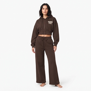 Conjunto de dos piezas de última moda para mujer: top corto con cremallera completa, manga larga, hombros caídos y sudadera con capucha, y pantalones jogger de pierna ancha, 100% algodón polar. - Product Image 1