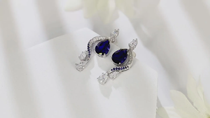 Pendientes de plata de lujo para mujer con diamantes cultivados en laboratorio con corte de pera y piedras laterales de zafiro azul, joyería de boda - Product Image 6