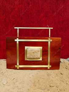 Pochette de soirée de luxe en bois avec cadre en laiton et poignée supérieure, sac rigide de créateur pour mariage et événements - Product Image 2