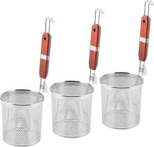 Colador de fideos de acero inoxidable con mango resistente para un agarre cómodo al escurrir fideos calientes y alimentos fritos - Product Image 3
