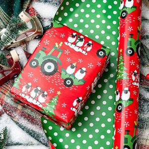 Rotolo di Carta da Regalo Reversibile a Pois Verdi con Pecore, Auto e Alberi di Natale, Tema Fattoria, per Regali di Natale e Festività - Product Image 2