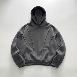 Sweat à capuche Outclass avec détails ton sur ton et une silhouette raffinée, conçu pour les marques de mode haut de gamme et le streetwear de prestige. - Product Image 6