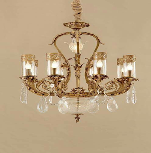 Elegante candelabro plateado adornado con cadenas de cuentas finas y gemas de cristal en forma de lágrima, disponible a precios de mayorista. - Product Image 3