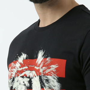 Camiseta Negra de Manga Corta para Hombre con Estampado de León, Cuello Redondo, Estilo Casual, Corte Regular, Tela de Jersey de Algodón - Product Image 4